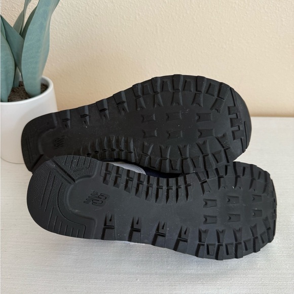 New Balance 574 Blue and Cream Casual Sneakers - Picture 14 of 14